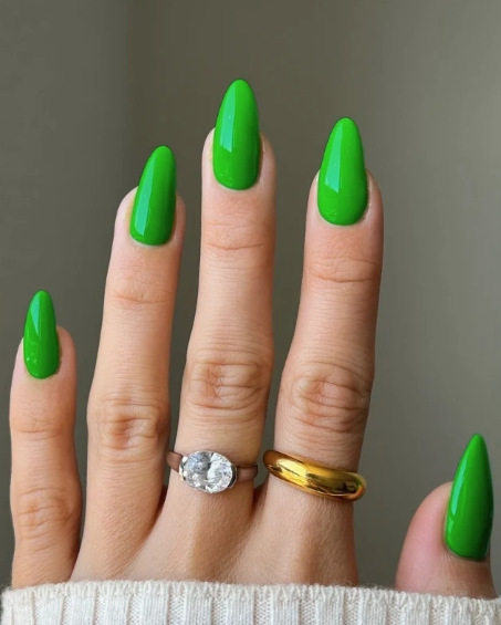 DND Diva Gel Duo – Lawn Green #192