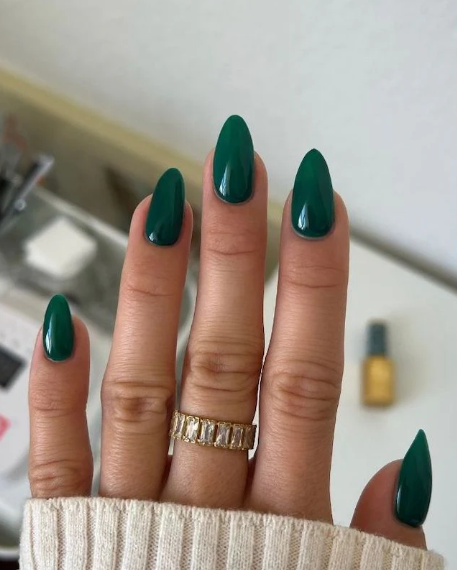 DND Diva Gel Duo – Emerald Meadow #244